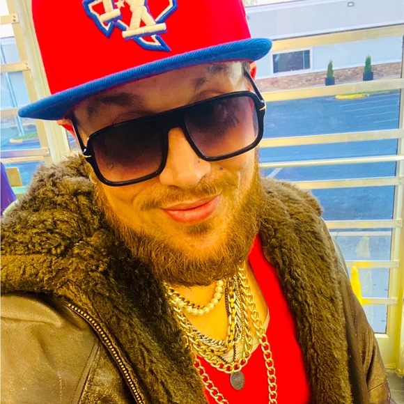 Meet your Posher, Jonathan - Picture 1 of 1